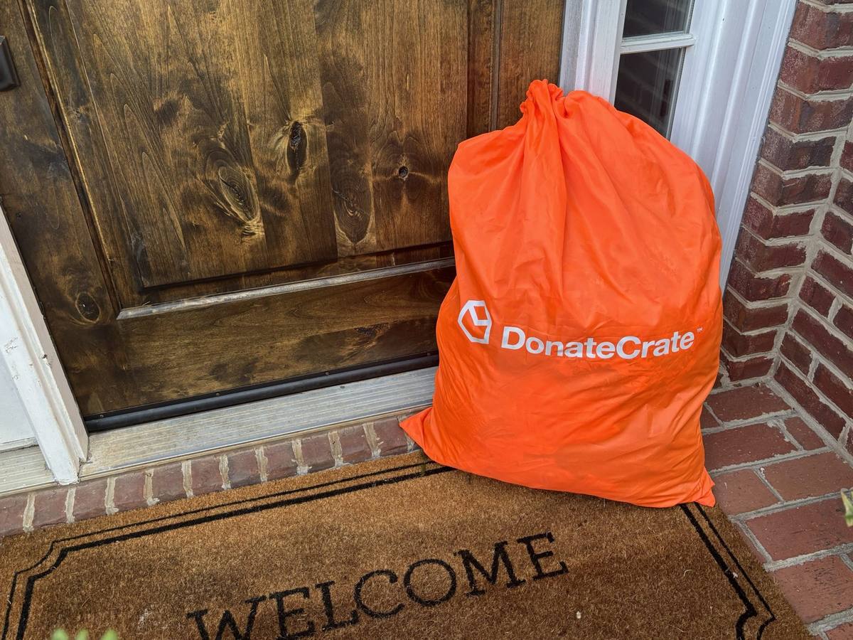 DonateCrate bag on a doorstep